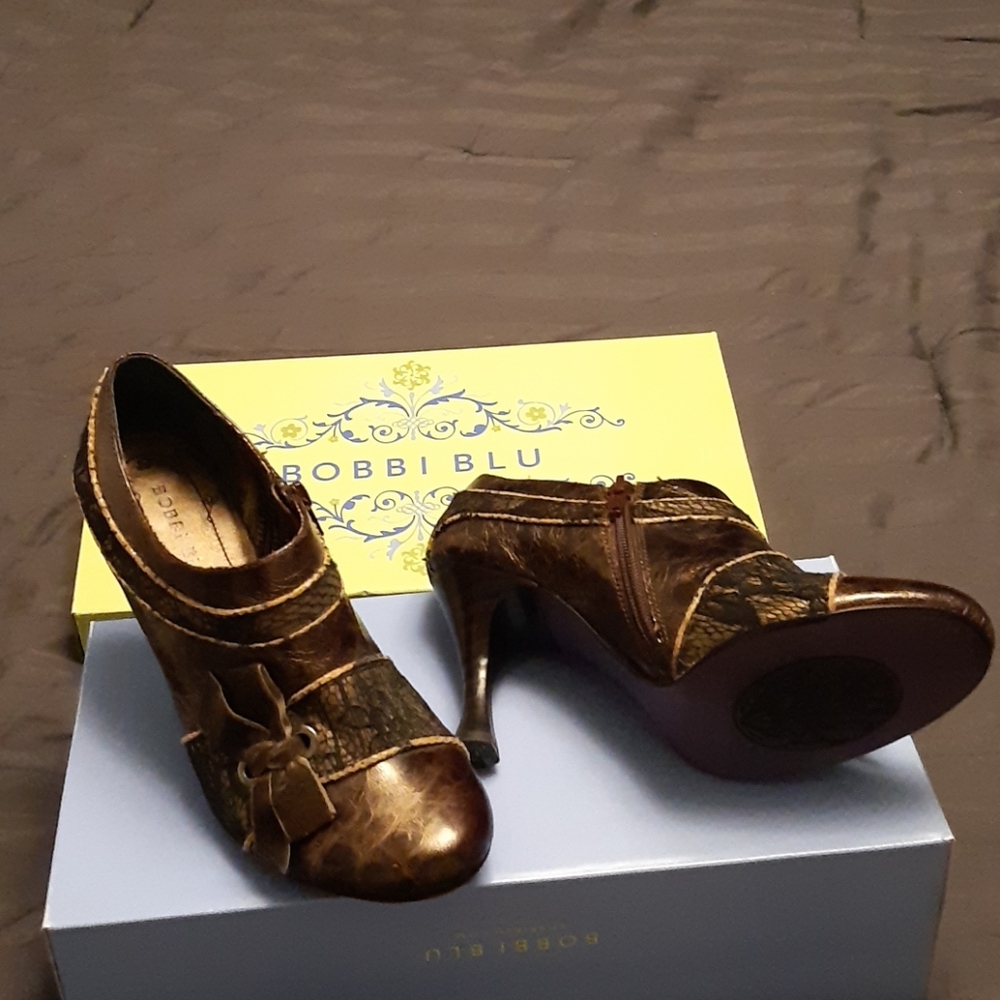 Ladies shoes